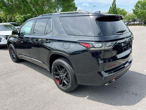 Mosaic Black Metallic 2019 Chevrolet Traverse Premier