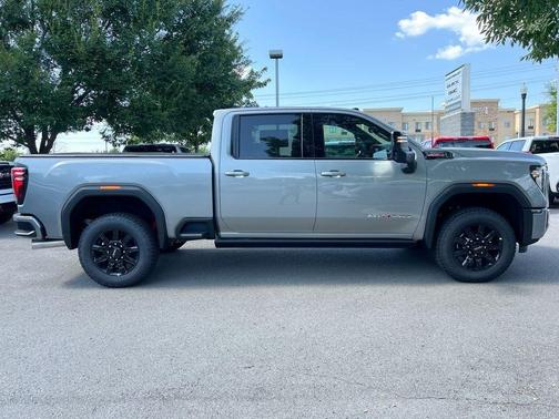 2025 GMC Sierra 2500 AT4