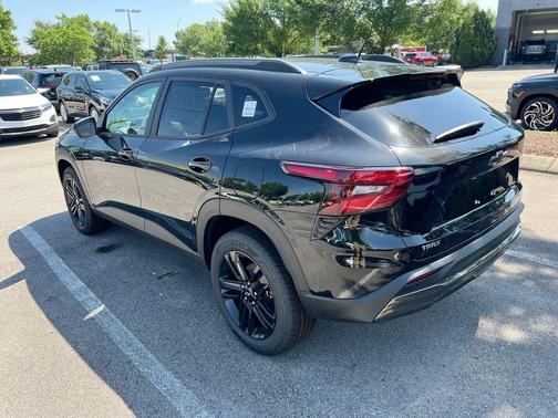Mosaic Black Metallic 2026 Chevrolet Trax ACTIV
