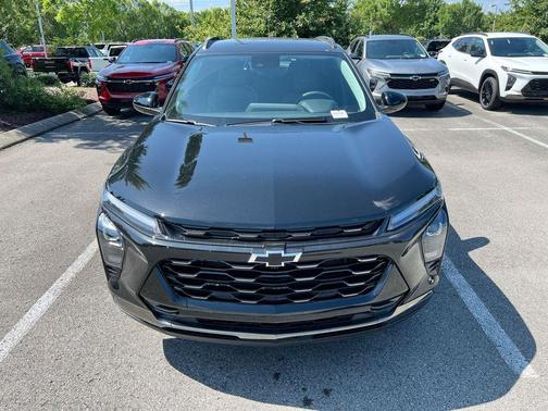 Mosaic Black Metallic 2026 Chevrolet Trax ACTIV