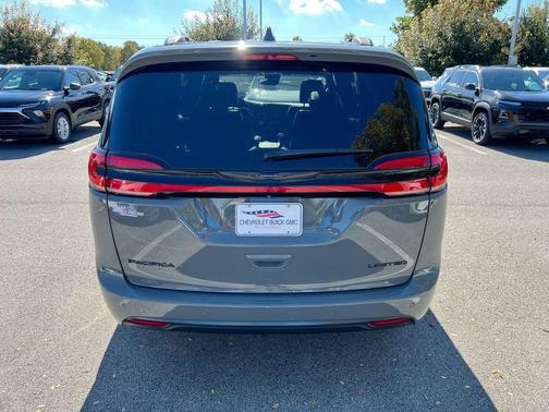 2022 Chrysler Pacifica Limited