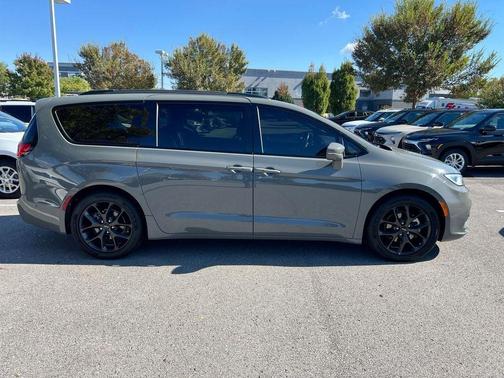 2022 Chrysler Pacifica Limited