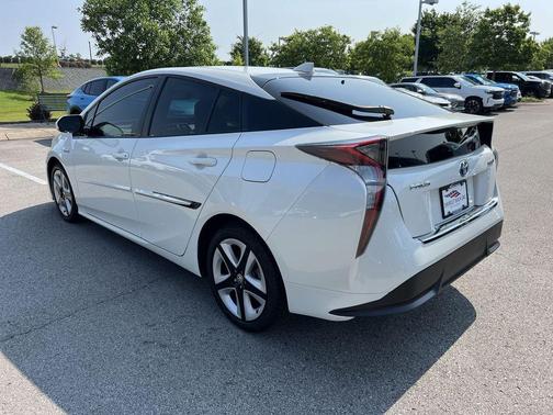 2016 Toyota Prius Four Touring