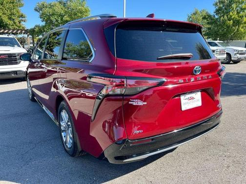 2023 Toyota Sienna Platinum 7 passenger