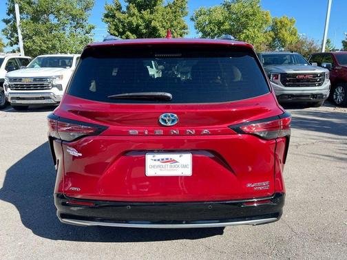 2023 Toyota Sienna Platinum 7 passenger
