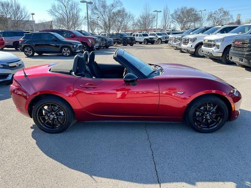 2019 Mazda MX-5 Miata Sport