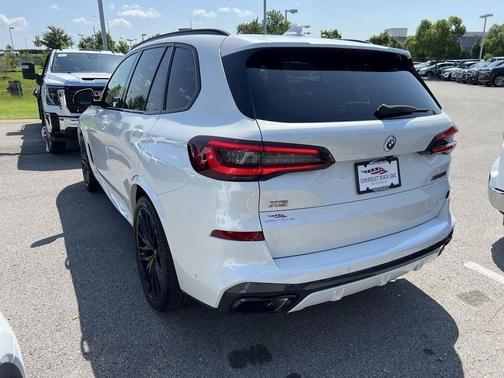 2023 BMW X5 M50i