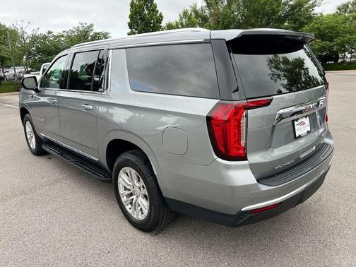 Sterling 2023 GMC Yukon XL SLT