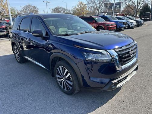 2022 Nissan Pathfinder Platinum