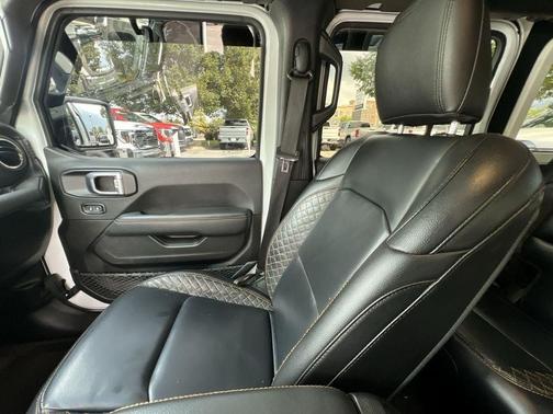 2021 Jeep Wrangler Unlimited Sahara Altitude