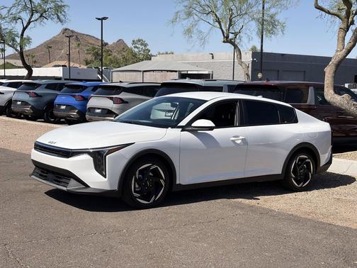 Snow White Pearl 2026 Kia K4 EX