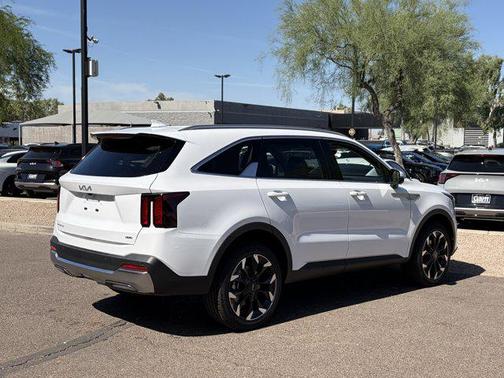 Glacial White Pearl 2026 Kia Sorento EX