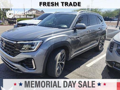 Platinum Gray Metallic 2024 Volkswagen Atlas 2.0T SEL Premium R-Line 4MOTION
