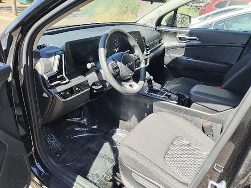 Fusion Black 2025 Kia Sportage LX