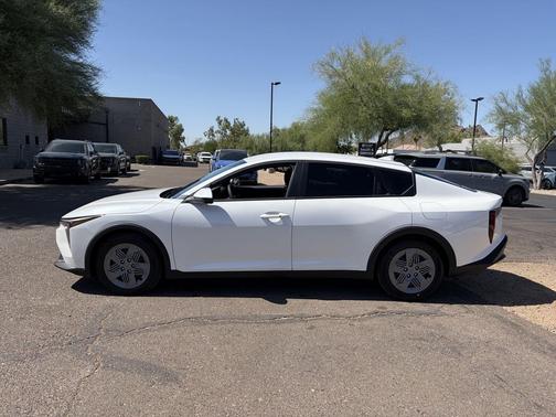 Snow White Pearl 2026 Kia K4 LX