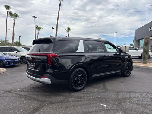 Aurora Black Pearl 2026 Kia Carnival LXS