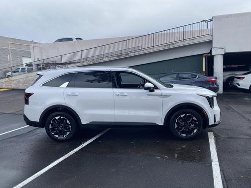 Glacial White Pearl 2026 Kia Sorento S