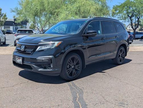 Crystal Black Pearl 2022 Honda Pilot AWD Black Edition