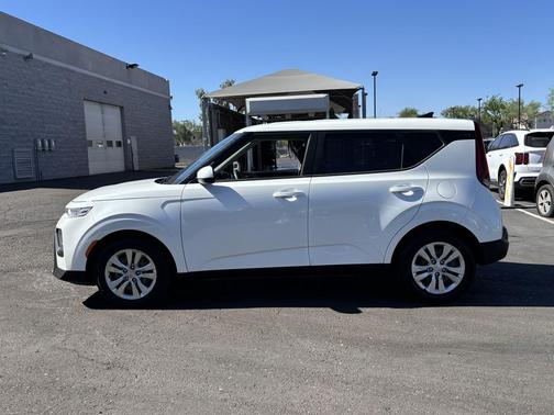 Snow White Pearl 2021 Kia Soul LX