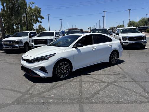 Snow White Pearl 2023 Kia Forte GT