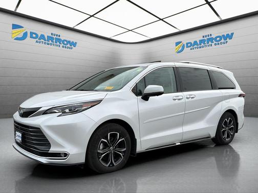 2025 Toyota Sienna Platinum