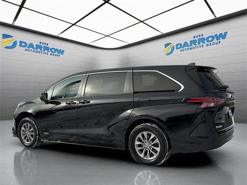 2021 Toyota Sienna LE