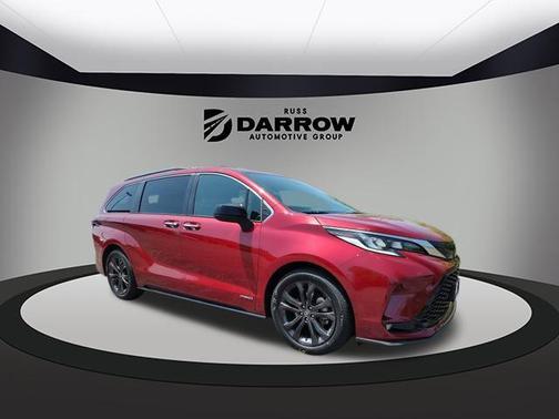 2021 Toyota Sienna XSE 7 Passenger
