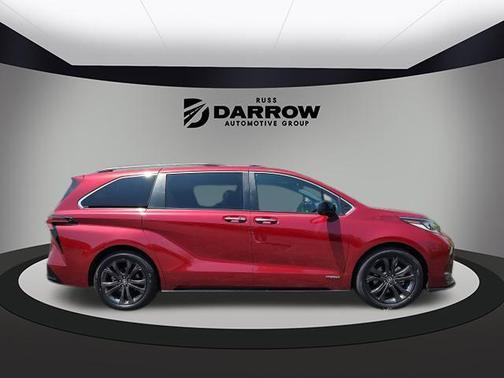 2021 Toyota Sienna XSE 7 Passenger