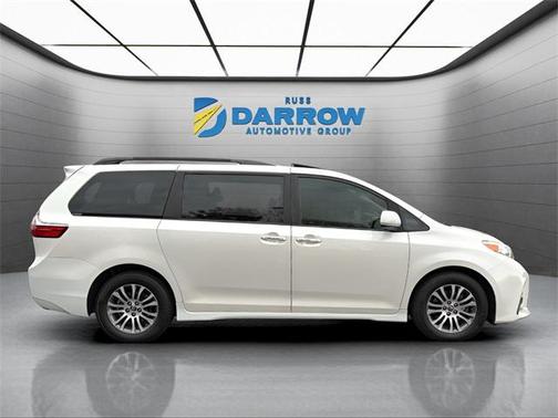 2020 Toyota Sienna XLE