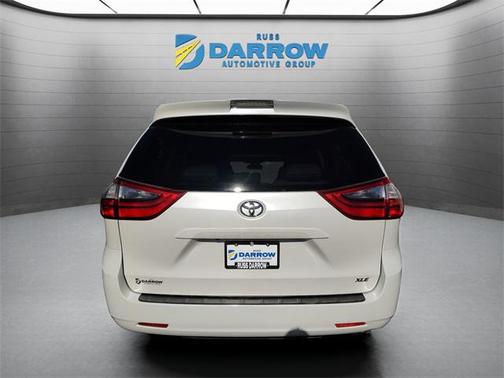 2020 Toyota Sienna XLE