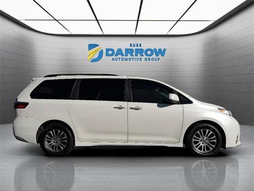 2020 Toyota Sienna XLE