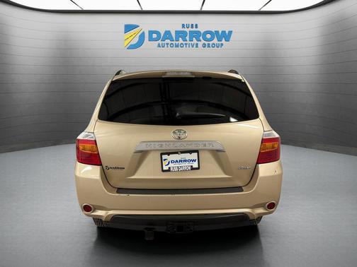 Sandy Beach Metallic 2010 Toyota Highlander SE