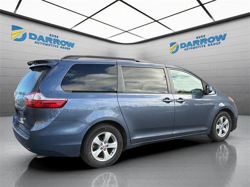 2016 Toyota Sienna LE