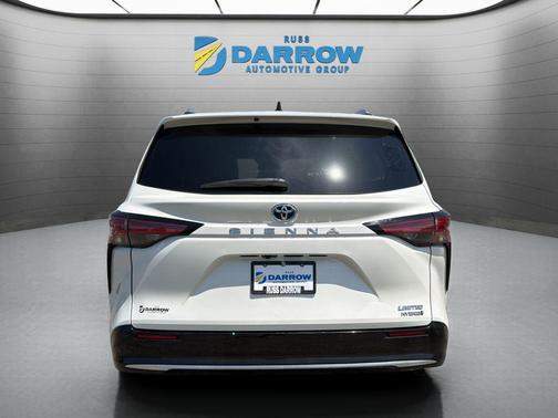 Blizzard Pearl 2021 Toyota Sienna Limited 7-Passenger