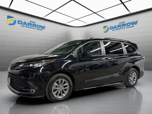 2023 Toyota Sienna XLE