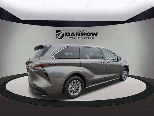 2023 Toyota Sienna LE