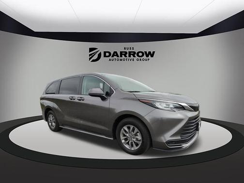 2023 Toyota Sienna LE