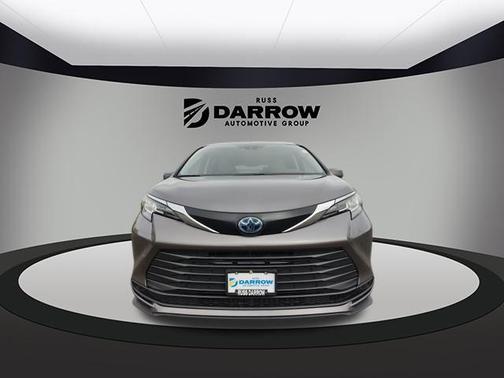 2023 Toyota Sienna LE