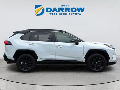 Wind Chill Pearl/Midnight Black Metallic 2024 Toyota RAV4 Hybrid SE