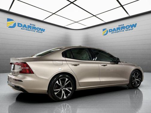 Bright Dusk Metallic 2023 Volvo S60 B5 Core Dark Theme