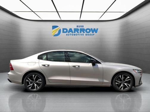 Bright Dusk Metallic 2023 Volvo S60 B5 Core Dark Theme