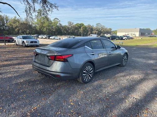 Gun Metallic 2024 Nissan Altima 2.5 SV