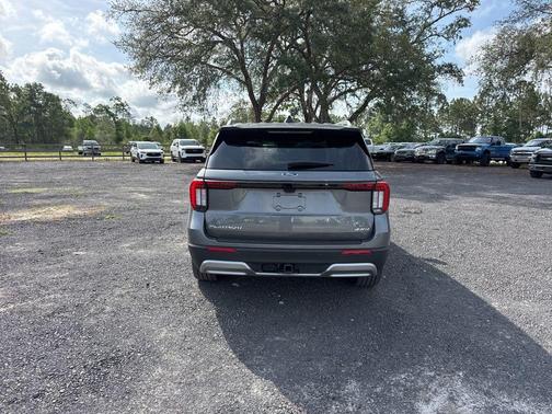 Gray Metallic 2025 Ford Explorer Platinum