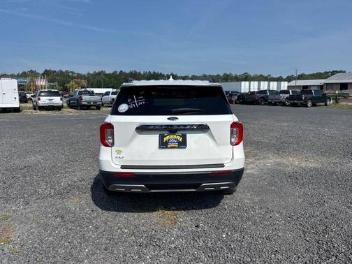 White Metallic 2023 Ford Explorer XLT