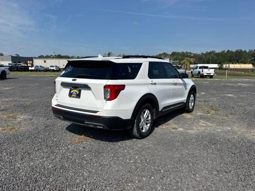 White Metallic 2023 Ford Explorer XLT