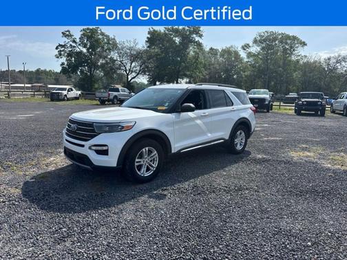 White Metallic 2023 Ford Explorer XLT