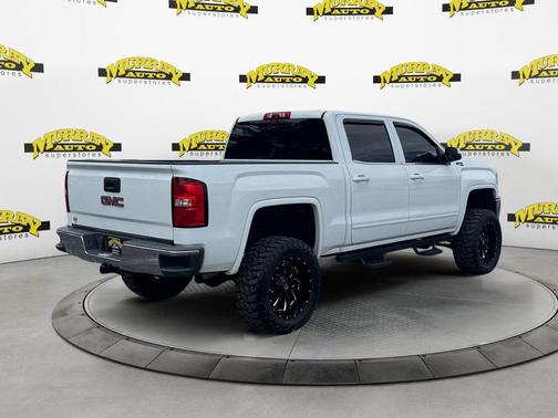 White 2018 GMC Sierra 1500 SLE