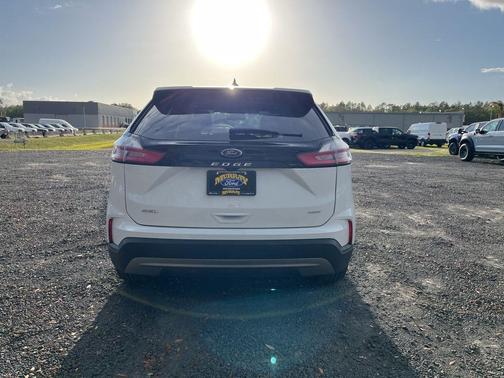 Oxford White 2024 Ford Edge SEL