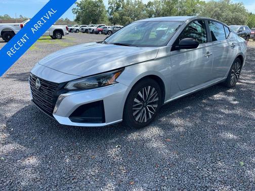 Brilliant Silver Metallic 2024 Nissan Altima 2.5 SV