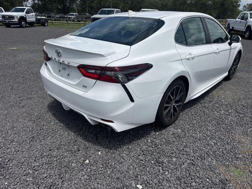 Ice 2024 Toyota Camry SE